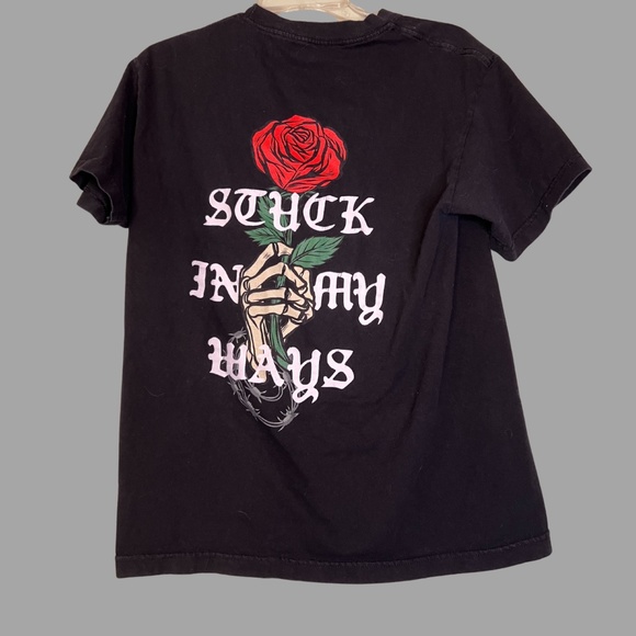 Mens skeleton and rose t shirt - Picture 2 of 2